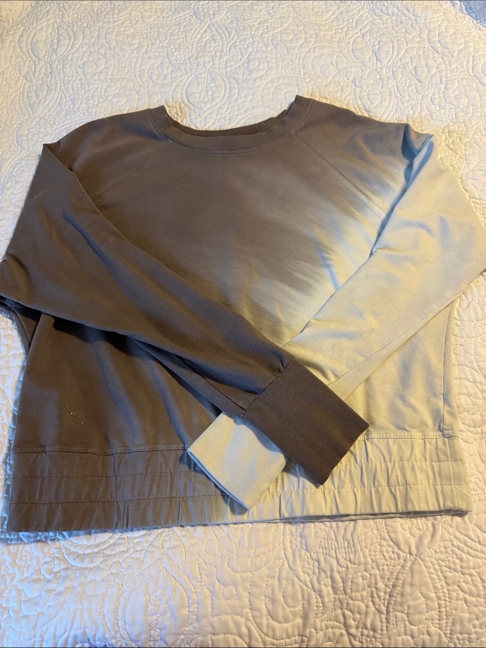 Casual Two-Tone Crewneck Sweatshirt — Brown and Cream